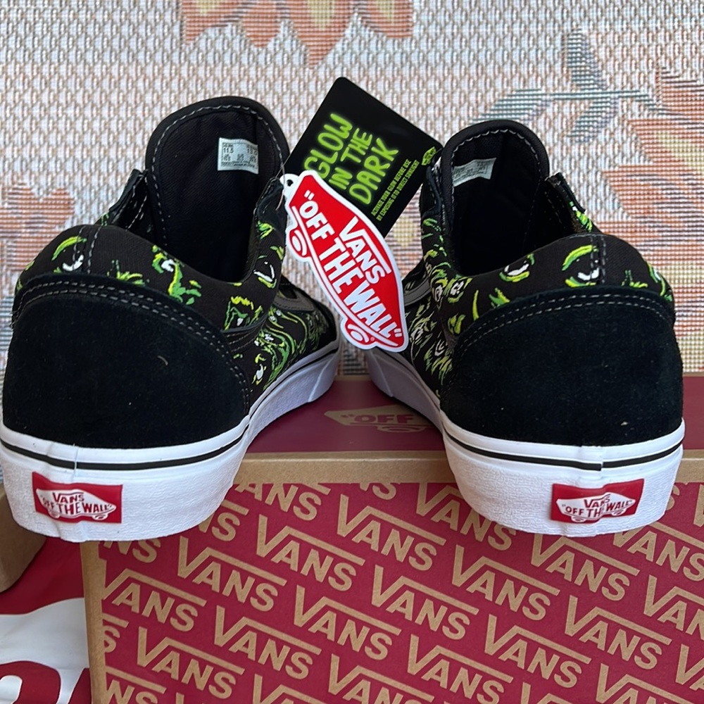 Vans Men’s Old Skool
Eyes in The Dark Black/Multi 
VN0A4BW2BML
Sneakers - Picture 14 of 16